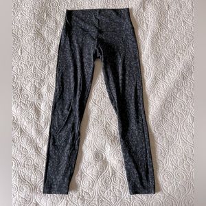 Lululemon align size 8 25” inseam black and gray pattern